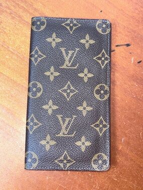 Louis Vuitton bifold wallet/ Passport Case